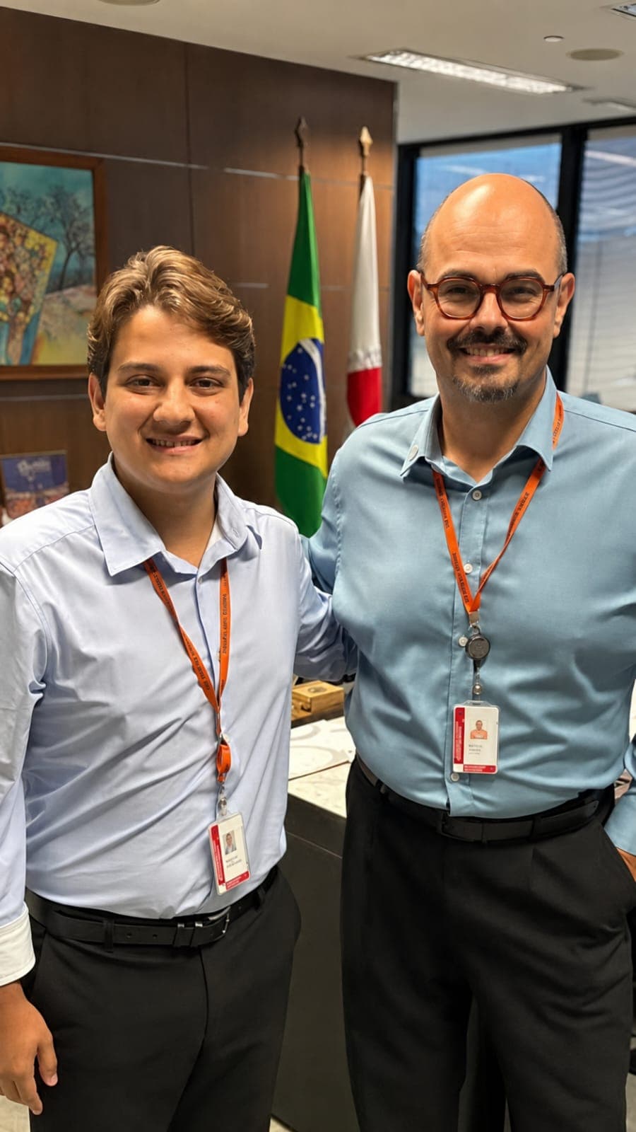 Matheus Biancardine ao lado do governador Mateus Simões